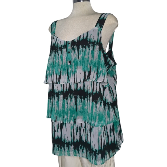 REVOLUTION Green and white Flare Blouse SIZE 18 - Picture 7 of 11